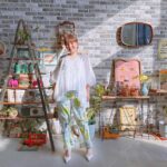 Kayo Noro Instagram - 「アスシア枕」 広告キャラクターに就任いたしましたm(_ _)m ・ 本日 2/21 から公開🎬 Web CM 「カスタマイズ」篇 ↓ https://www.assia.jp/ （アスシアホームページ検索してね） ・ ・ 今日はパジャマを着てお気に入りのアスシア枕と共に発表会させて頂きましたm(_ _)m よろしくお願い申し上げます。 ・ ・ 🎬CMの衣装もとても可愛かったんです!! 紹介させてください♡ 投稿4枚目の写真衣装 blouse,pants @grace_continental. div tank top,pumps @zara pierce @artidaoud ・ 投稿5枚目の写真衣装 pants @garageofgoodclothing_official shoes @zara pierce @zuttoholic ・ ・ #アスシア #アスシア枕 #手づくり枕 #クラフトハートトーカイ ・ ・ #gracecontinental #zara #artidaoud #zuttoholic