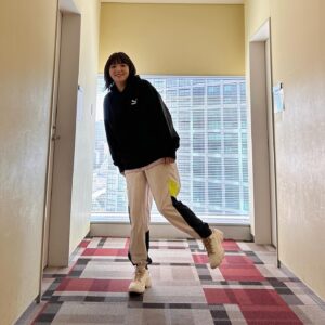 Kayo Noro Instagram - 衣装まだまだあるよシリーズ🙋🏻‍♀️
見てってーーー！！
※マジでコーデによって痩せた⁉︎って日ありますのでその辺も見てみてください！面白いですよ✨✨
 ・
①
blouse @setens_official
pants @bananarepublic_jp
pumps @laurence.shoes
jewelry @zuttoholic
・
・
②
sweatshirt @beautyandyouth_official
skirt @diagramofficial
boots @daianashoespress
pierce,ring @zuttoholic
bangle @artidaoud
・
・
③
shirt,skirt @superiorcloset_ined_official
boots @zara
pierce,ring @zuttoholic
necklace,stone ring @artidaoud
blacelet @unoaerre_japan
・
・
④
shirt,pants @lephil_official
pumps @kanematsu_official
jewelry @zuttoholic
・
・
⑤
foodie,pants,sneakers @pumajapan
pierce,ring @mariha_official
blacelet @n_m_o_o_d
・
・
⑥
cardigan,skirt @lebouquet_official
t-shirt @sloane.jp
boots @kanematsu_official
pierce,blacelet @zuttoholic
necklace,ring @artidaoud
・
・
⑦
knit @cadune_official
pants @bananarepublic_jp
boots @daianashoespress
jewelry @unoaerre_japan
・
・
⑧
knit,shirt @unfilo_official
pants @upperhights,@guestlist___tokyo
pierce,ring @zuttoholic
・
・
⑨
gillet,cut&sewn @garageofgoodclothing_official
pants @bananarepublic_jp
piece @zuttoholic
bangle @artidaoud
ring @unoaerre_japan
・
・
⑩
shirt @adametrope
pants grace_continental.div 
pumps @daianashoespress
pierce,blacelet @unoaerre_japan
ring @artidaoud
・
・
・
写真の画質明るさにバラツキがございまして、申し訳ないでございますが、、、
まだまだ勉強中です🥲
もっとオシャレに撮りたいんだけどw