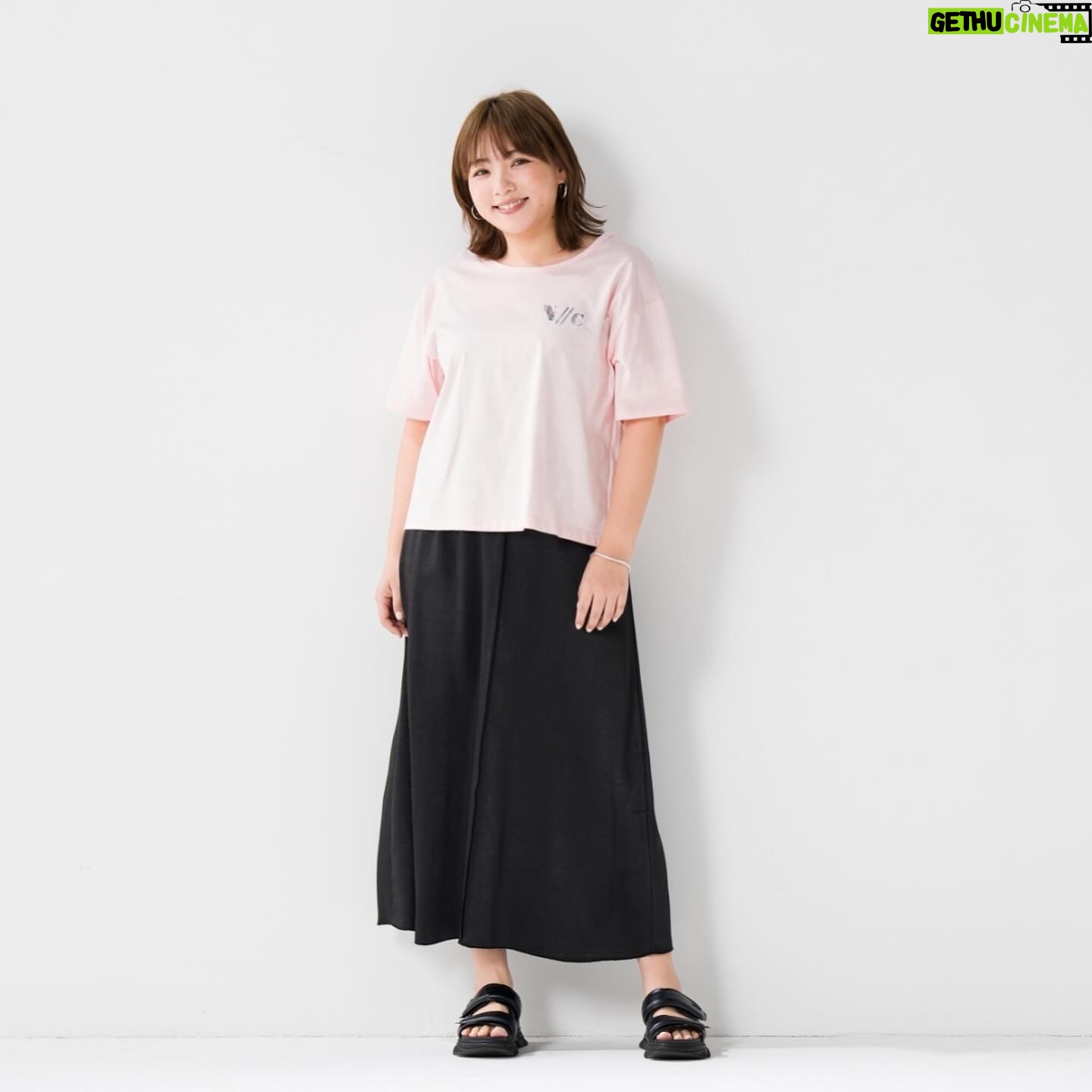 Kayo Noro Instagram - ・ 3月25日 9時〜 QVCより発売です ・ 1つ前の投稿&この投稿の商品が発売になります♪ リールでも商品インスタライブしながら紹介しているのでぜひみてみてください♡ ・ M.L.LL.3Lまでサイズ展開あります。 掲載の他にカラー展開あります!! 私はLサイズ着てます。 ちょっとだけら大きめです。 平均体型の方はMサイズで👌 ・ それぞれサイズの特徴は少なからずありますが‼️m(_ _)m ・ #noticecolors #nc #qvc