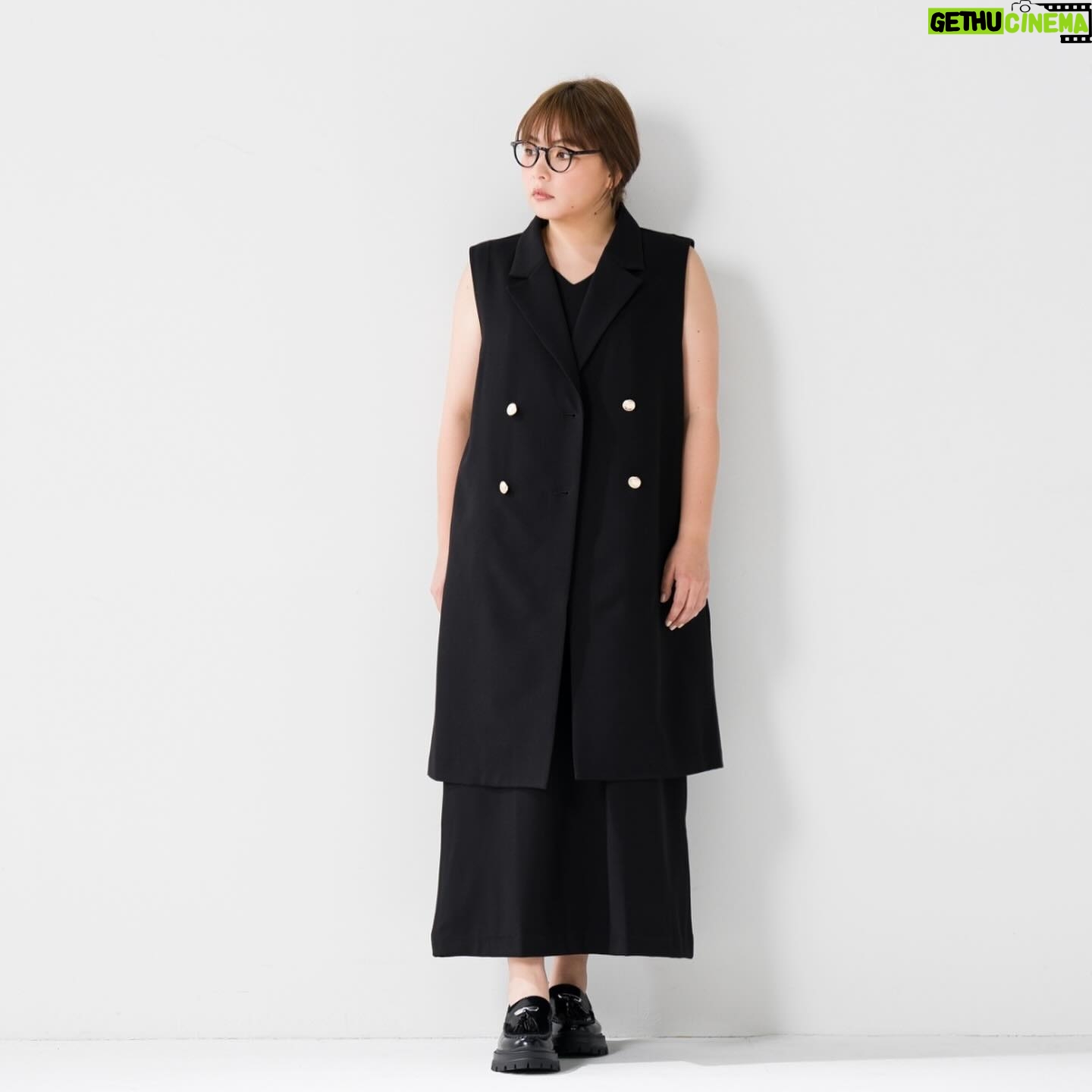 Kayo Noro Instagram - ・ 3月25日 9時〜 QVCより発売です ・ 1つ前の投稿&この投稿の商品が発売になります♪ リールでも商品インスタライブしながら紹介しているのでぜひみてみてください♡ ・ M.L.LL.3Lまでサイズ展開あります。 掲載の他にカラー展開あります!! 私はLサイズ着てます。 ちょっとだけら大きめです。 平均体型の方はMサイズで👌 ・ それぞれサイズの特徴は少なからずありますが‼️m(_ _)m ・ #noticecolors #nc #qvc