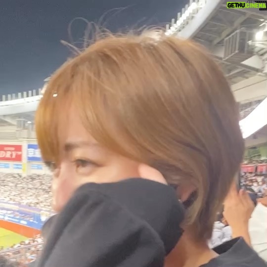 Kazusa Okuyama - 11.5K Likes - 楽オリの速報気にしながら、鷹ファンオリファンからの鬼連絡を返しながら、忙しかった現地での最終戦
本当に楽しい試合でした!!!!
逆転HRからセレモニーからまさかのまさかで情緒がおかしくなりそうでしたが笑
とにかくプロ野球おもしろすぎる!
千葉ロッテマリーンズに関わる全ての皆さん、今シーズン本当にお疲れ様でした!ありがとうございました🏁🏁🏁⚾️
来年もたくさん応援します!もっと観に行けますように✌️deuces‼️