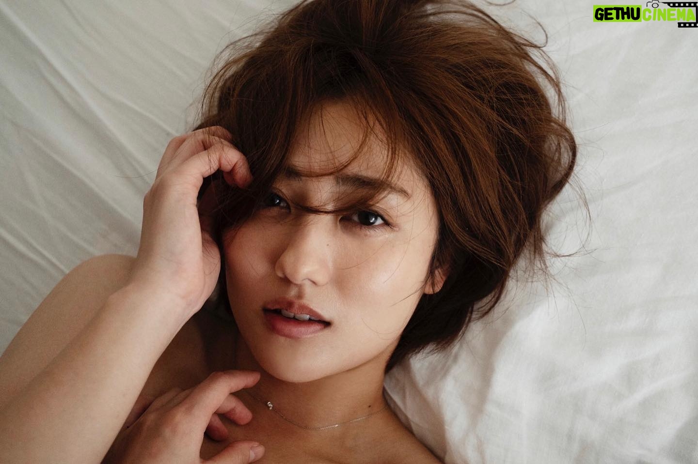 Kazusa Okuyama - 9.5K Likes - お知らせ📢📢📢
.
奥山かずさ 笠井爾示写真展「Here」
開催させていただきます。
写真展をやりたいとはずっと思っていて、漠然と表現したいこともあって、そしたら念願叶って…✨ワガママたくさんきいてくれたスタッフの皆さん、本当にありがとうございます!!
.
12/22(Thu.)-12/28(Wed.)12:00-19:00
恵比寿・代官山「ALギャラリー」にて
入場無料です ぜひ👏
.
詳細リンク ストーリーから飛べます✈︎
情報どんどん更新していきますのでお見逃しなく〜
皆様のご来場を心よりお待ちしております!
I'm Here
for you💜