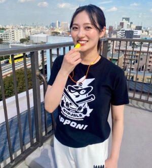 Kazusa Okuyama Instagram - この日９月終わるのにめちゃくちゃ暑い＋笑いすぎて汗だく
ニューヨークさんの言う通りほんとに部活みたいなノリ、、笑
.
👖 @wanawanaofficial