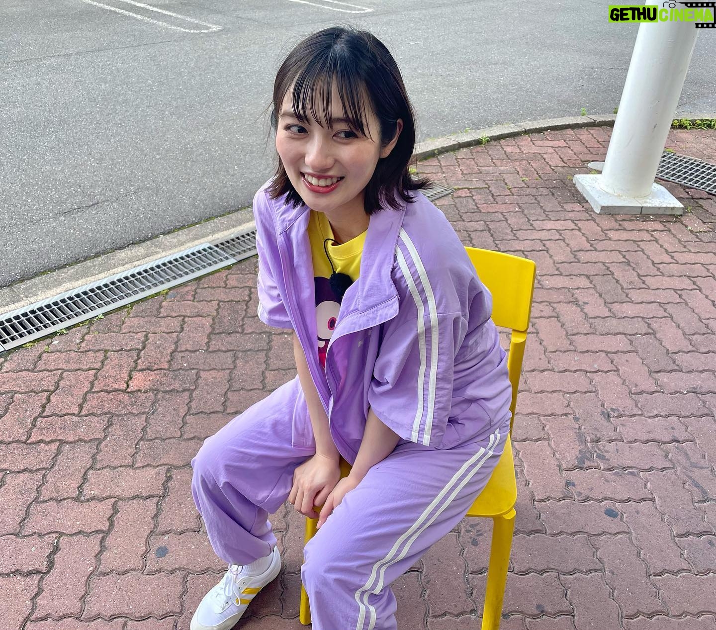 Kazusa Okuyama - 9K Likes - この座り方が1番楽なのよ、
.
👚: @nerdy_officialjapan