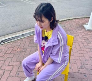 Kazusa Okuyama Instagram - この座り方が1番楽なのよ、
.
👚: @nerdy_officialjapan