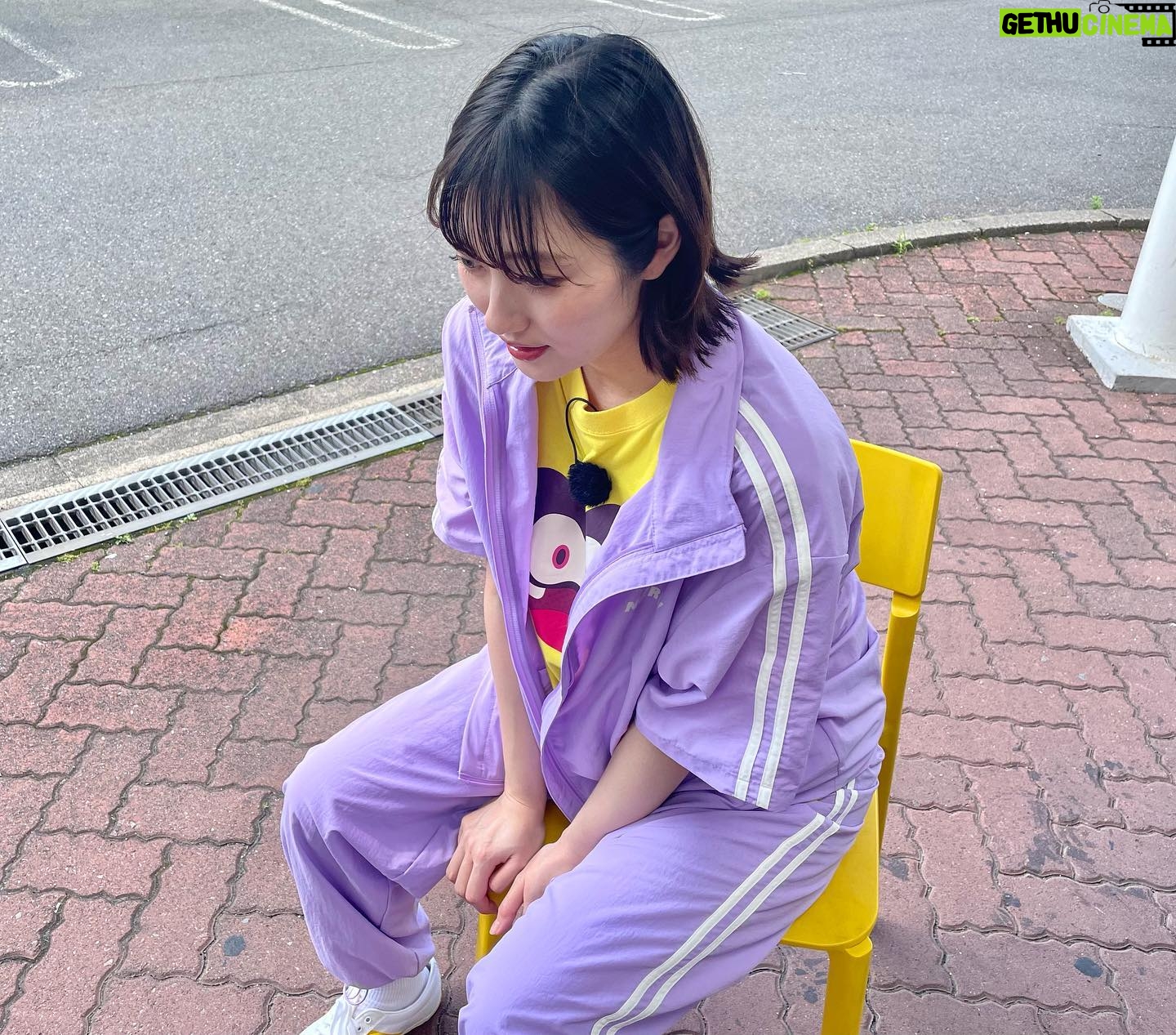 Kazusa Okuyama - 9K Likes - この座り方が1番楽なのよ、
.
👚: @nerdy_officialjapan