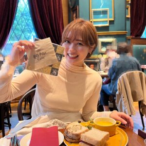 Kazusa Okuyama Instagram - 今は昔
ハリーポッターカフェに行きました。
ハッフルパフ。