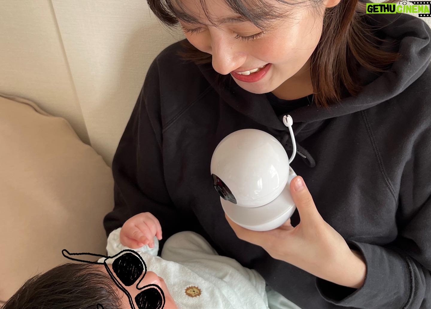 Kazusa Okuyama Instagram - これなんだ??興味津々に見てる🌷👀 見守りカメラ導入してみました📷 @babysensejapan セットアップとかペアリングとか色々大変なのかなと思ってたら、置くだけ電源つけるだけ!ありがたすぎる。アプリやWi-Fiも不要です。 360°見渡せて、マイクもついていて、 他にも便利な機能がたくさん🌼🌼 これから動き回るようになったら もっともっと活躍してくれそう🥹 夜はもちろん お昼も見守りながら 自分の時間を作ることができて最高✔️ 妊娠出産を控える友達にギフトしたい💝かなりおすすめです! #PR#出産準備#ベビーセンス#ベビーセンスホーム#ベビーモニター#ベビーセンサー#ベビー用品#SIDS#令和5年baby