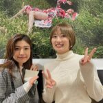 Kazusa Okuyama Instagram - なんと 由貴さん @yuki.grm が写真展に来てくれました！嬉しすぎた！！ やっぱりグラビアって良いよね〜大好きだ〜 って話をお互いに出来て楽しかったし、 寂しいけど卒業おめでとうございますを直接伝えることができてよかった🥹🥹🥹 ありがとうございました🤍🤍
