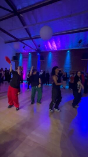 Kea Peahu Instagram - my 9 year old self woulda been happy to know i finally learnt this one 😭 thank you for class @ysabellecaps 🙏🏼

📍: @westcoastdancethtr 
🎶: f**k @postmalone @jeremih 
dancin next to my big @feliz.green :) 

#westcoastdancetheatre #dance #dancers #throwbackchoreo #explorepage #keapeahu