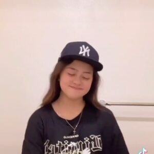 Kea Peahu Instagram - it’s been a minnn but i’m back !! comment down below the 📓 emoji if you’ve already started school 🤓 dc: @fam0ustaytay 🔥 @tiktok #tiktok #igreels #keapeahu