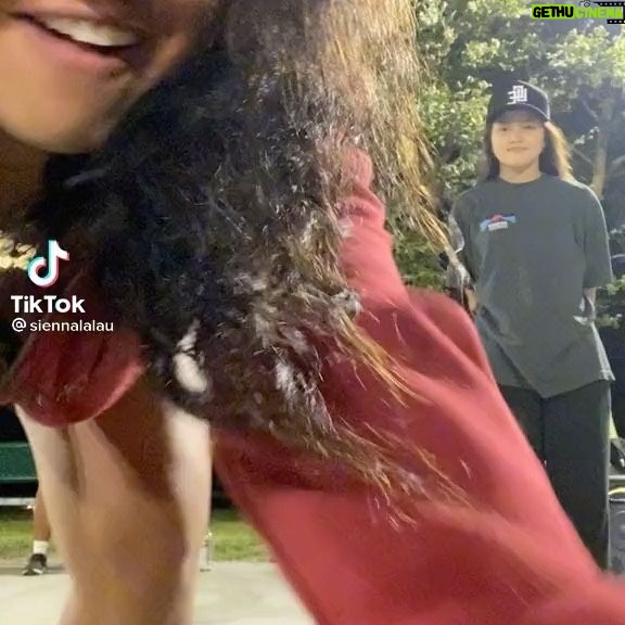 Kea Peahu - 6.3K Likes - where do i even begin ? today officially marks you being 21 years old, that’s literally so crazy 😭 all the way from the classes we took in hawaii growing up, to all of our musicallys, to all of our dubsmashes, to all of our tiktoks, to living together for awhile, to all of the times we’ve traveled together, all the way down to the things we’ve got to experience, you and i have been on a crazyyy journey. you’re so so talented sienna, but yet so humble and kind to everyone. you never let anything or anyone make you forget where you came from or how you got there, and that really does say something about the type of human being you are. i’m so proud of you for everything you’re doing/accomplishing, and i’m happy that people are seeing both what you’re capable of and how talented you are. your mindset and abilities continuously inspire me day by day, and i’m very thankful and grateful that i have a big sister figure like you in my life. thank you for always being there for me, i know i may be an itty bity to you and probably always will be, but i’ll always be here for you as if i’m not 7 years younger :)😭 i love you always grand-sis 🤍
slide all the way to the end to see what i would call the most chaotic vid you’ll probably ever see of sienna and i 😭 the outcome of things with no signal 🙌🏻