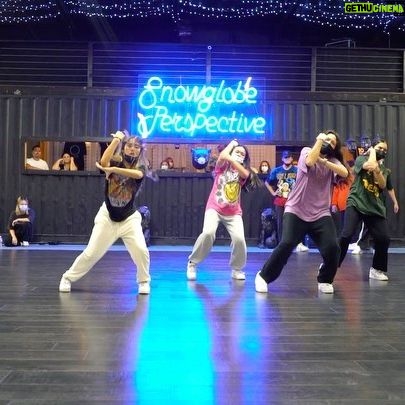 Kea Peahu - 8.1K Likes - class last night went hardddd 🔥
dancin w my girls @haileylorilai @jadaestudillo and @jaylahrae21 <3
🧠: @tristan.edpao
🎵: Ball If I Want To @dababy
📍: @watchsnowglobe
📸: @snowstaff
#snowglobeperspective #dance #dancers #tristanedpaochoreography #dababy #ballifiwantto #explorepage✨ #keapeahu