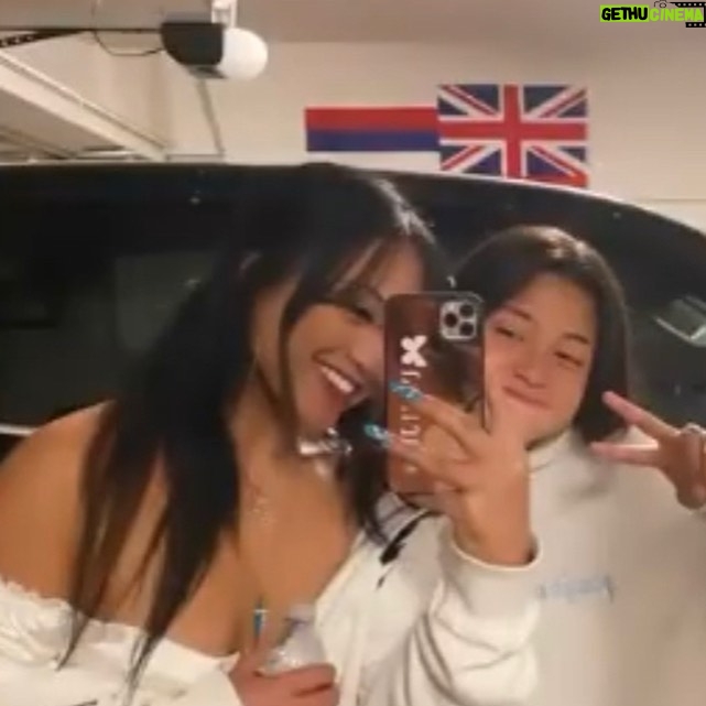 Kea Peahu - 6.3K Likes - where do i even begin ? today officially marks you being 21 years old, that’s literally so crazy 😭 all the way from the classes we took in hawaii growing up, to all of our musicallys, to all of our dubsmashes, to all of our tiktoks, to living together for awhile, to all of the times we’ve traveled together, all the way down to the things we’ve got to experience, you and i have been on a crazyyy journey. you’re so so talented sienna, but yet so humble and kind to everyone. you never let anything or anyone make you forget where you came from or how you got there, and that really does say something about the type of human being you are. i’m so proud of you for everything you’re doing/accomplishing, and i’m happy that people are seeing both what you’re capable of and how talented you are. your mindset and abilities continuously inspire me day by day, and i’m very thankful and grateful that i have a big sister figure like you in my life. thank you for always being there for me, i know i may be an itty bity to you and probably always will be, but i’ll always be here for you as if i’m not 7 years younger :)😭 i love you always grand-sis 🤍
slide all the way to the end to see what i would call the most chaotic vid you’ll probably ever see of sienna and i 😭 the outcome of things with no signal 🙌🏻