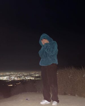 Kea Peahu Instagram - winter nights & city lights 

#explorepage✨ #keapeahu