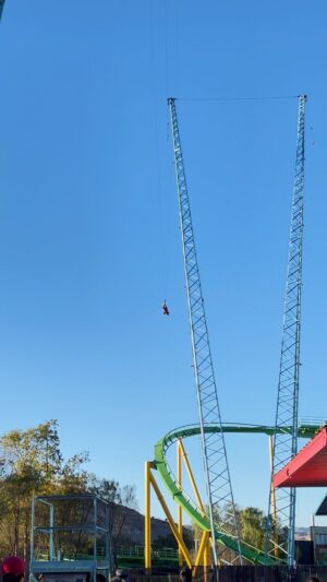 Kea Peahu Instagram - decided to take it next level and go on “dive devil” at @sixflagsmagicmountain 😁 FS one of the best feelings. tag someone you’d wanna try this with in the comments ! #sixflags #divedevil #keapeahu