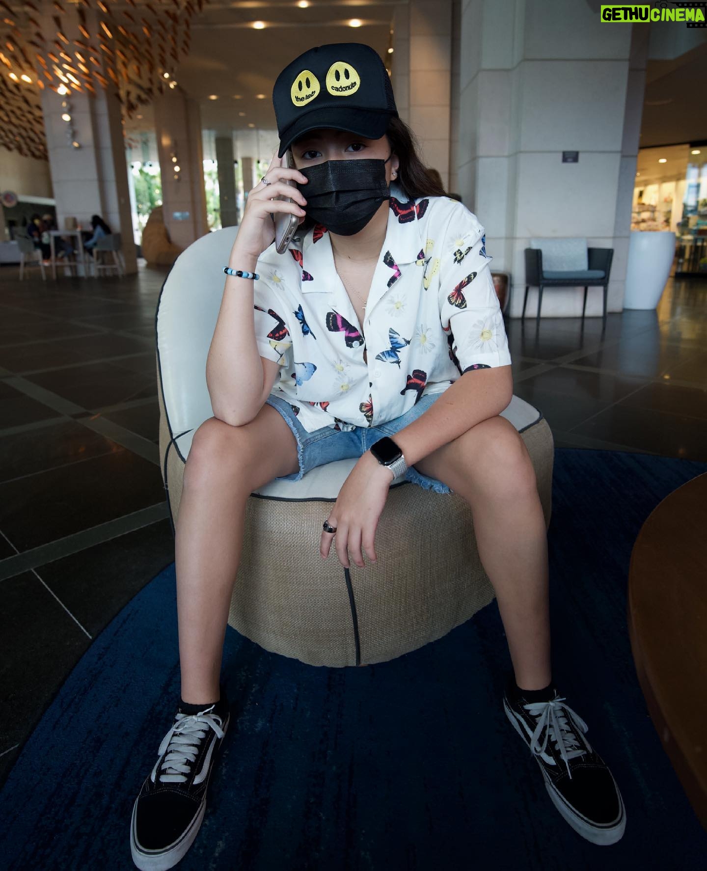 Kea Peahu - 13.6K Likes - 2019 (during the filming of Finding Ohana) vs 2021 (a vacation to Hawaii)😳
📸: @lindsayyywatson
📍: @princewaikiki
#thenvsnow #princewaikiki #findingohana #hawaii #keapeahu