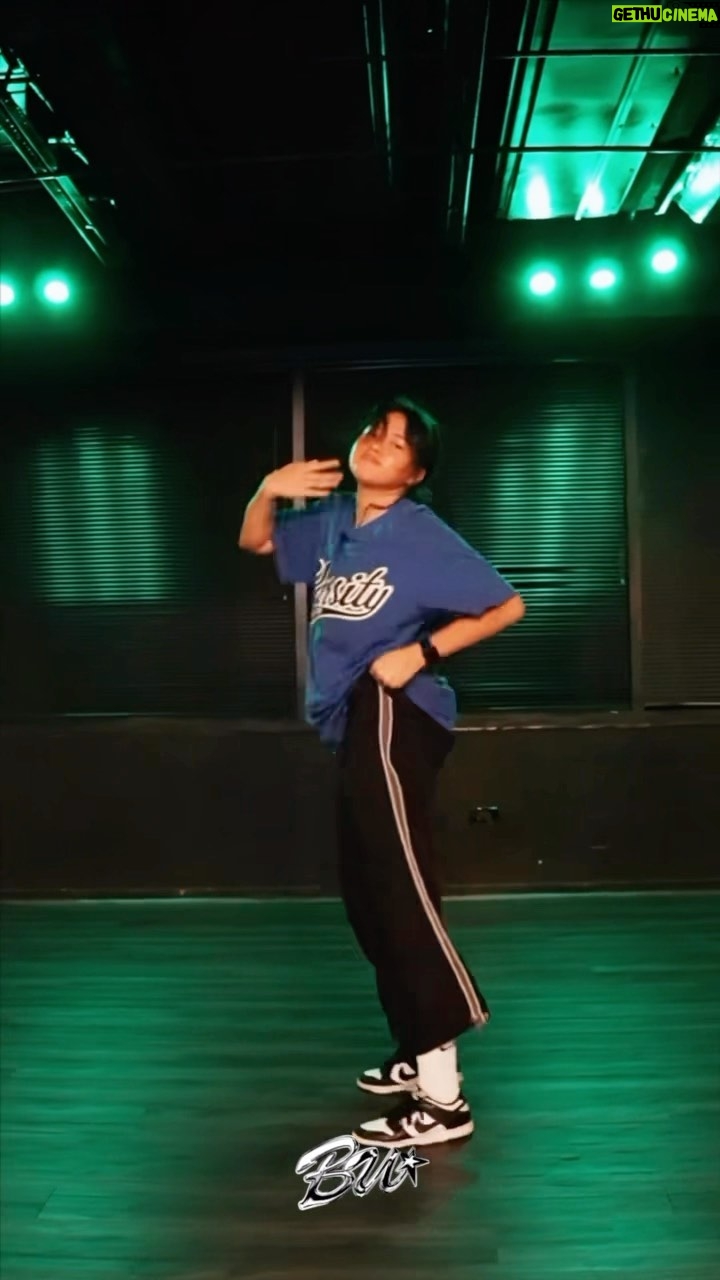 Kea Peahu - 2.3K Likes - it’s baby miko 🤷🏻♀️
-
-
🧠: @kassbright
🎵: FINA @itsyoungmiko @badbunnypr
🎥: @sentfr0mheavn
📍: @fam.ilyco
-
-
#dance #babymiko #badbunny #kassidybrightchoreography #familyco #explorepage #keapeahu