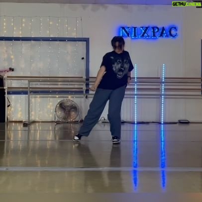 Kea Peahu - 2.4K Likes - thank you for class tn @ztrette02 !! you crazy for this one 😭🙌🏼
🎵: still yours @brysontiller @bigsean
📍: @nixpachawaii
#dance #dancer #hawaii #nixpaxhawaii #brysontiller #bigsean #explorepage #keapeahu
