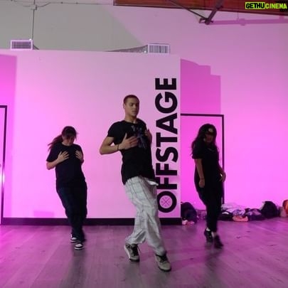 Kea Peahu - 3.8K Likes - starting 2023 on a good note w the fam ❤️🔥✨
🧠: @and.venn
🎵: conceited @sza
📍: @offstagebygrv
#dance #dancers #sza #offstage #explorepage #keapeahu
