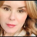 Keegan Connor Tracy Instagram - COACHING ALERT! I’ve opened up some virtual office hours to offer 1-on-1 coaching through @skillshub.life. Head over to the link and ‘Coach with Keegan’! #coachingforfilm&tv #actors #coachingactors Photo: @kharenhill