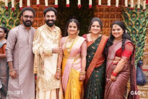 Keerthana Anil Instagram - Mine♥️🧿 

G&G wedding 🤩 

#gopsgpz #gopsgpwedding #gpwedsgops #bigfatwedding #mouseart #bestiewedding #blissfulmoments #prayersandlovetothem #gopikaanil #govindpadmasoorya #shafnanizam #sajin #keerthanaanil #🧿