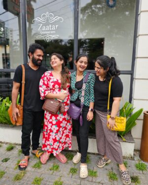 Keerthana Anil Instagram - Wishing our dearest chechi n chettuo a happy and lovely Anniversary ♥️🧿 
Wishing you both love,happiness and peace that last a life time ! 
We love you both so so so soooooooo much ♥️♥️
@shafna.nizam ♥️
@sajinsajin_ ♥️
#happyanniversary #cheersto10yearsoflove #stayblessedforever #togetherforever #friendswhoarefamily #myhappybunch #love #laughter