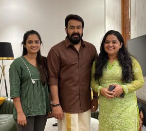 Keerthana Anil Instagram - It was indeed a blessing to meet you baletta after 20 years 😍🙏🏻
Thankyou @padmasoorya chetta for making it happen 😍
#lalettan #balettan #mohanlal #blessedmoment #blessedus