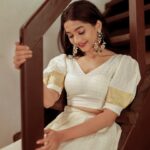 Keerthana Sreekumar Instagram - ONAM KACHERI 🌼 Photography @raka_8_ Costume @thoran_by_zayi Makeup @makeupbyanil Jewelry @priya_anokhi_ Stylist @zohibzayi @_brahm_an @ameerkbasheer @_abhi_makeovers
