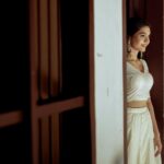 Keerthana Sreekumar Instagram - ONAM KACHERI 🌼 Photography @raka_8_ Costume @thoran_by_zayi Makeup @makeupbyanil Jewelry @priya_anokhi_ Stylist @zohibzayi @_brahm_an @ameerkbasheer @_abhi_makeovers