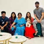 Keerthi Bhat Instagram - Late post,But Truely emotional Promise on BB Stage 👨‍❤️‍👨 Came to reality ❤️ Love u amma the way u showered love on me is immense & @vithikasheru Sissy love u a loads @itsvarunsandesh so cute it was👩‍❤️‍💋‍👨 Am so much happy to share this. #promisecometrue #sisterlove❤️ #ammalove #love #friendship #emotions