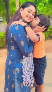 Keerthi Bhat Instagram - My love❤️ #motherlove #panduradha #madhuranagarilo