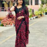 Keerthi Bhat Instagram – Sare love♥️

#sareelove #traditional #madhuranagarilo #ursradha#comfartablewear❤️