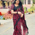 Keerthi Bhat Instagram – Sare love♥️

#sareelove #traditional #madhuranagarilo #ursradha#comfartablewear❤️