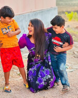 Keerthi Bhat Instagram - 🩷🩷

#keerthibhat #ursradha #madhuranagarilo