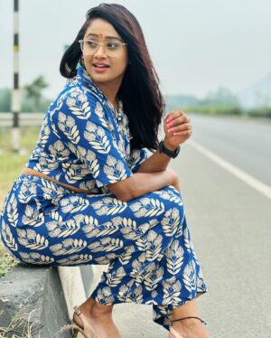 Keerthi Bhat Instagram - Take another chance it’s ok ❤️💙

Pc by: @its_vijay_karthek 
 
#selfconfidence #vijayawadadiaries #vijayawada #confidence #tollywood #pose #urskeerthi#bigboss #bigbossseason6