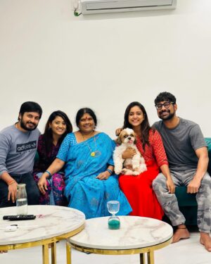 Keerthi Bhat Instagram - Late post,But Truely emotional Promise on BB Stage 👨‍❤️‍👨 Came to reality ❤️ Love u amma the way u showered love on me is immense & @vithikasheru Sissy love u a loads @itsvarunsandesh so cute it was👩‍❤️‍💋‍👨 Am so much happy to share this.

#promisecometrue #sisterlove❤️ #ammalove #love #friendship #emotions