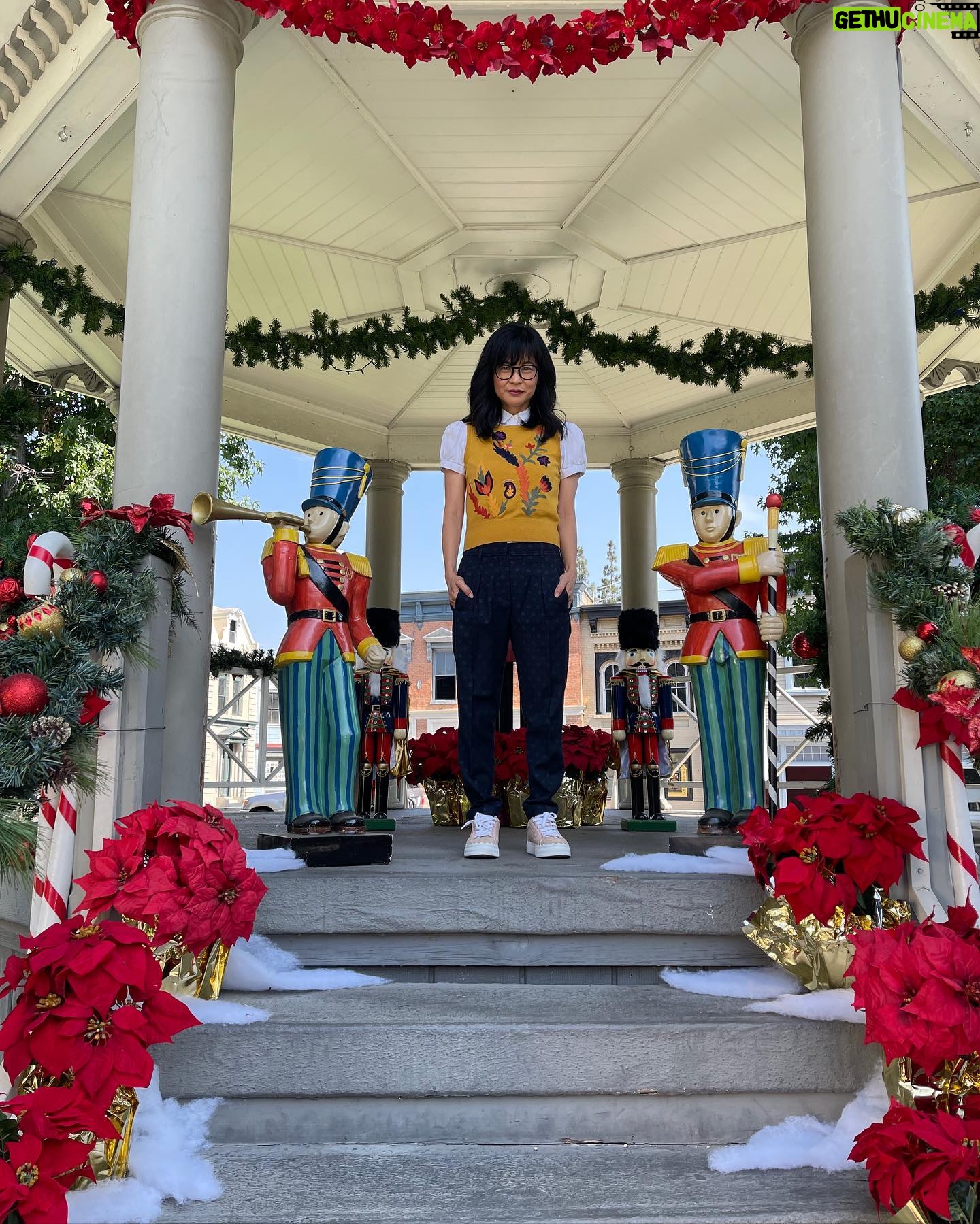 Keiko Agena - 122K Likes - Some shots from today! Hanging with #ToddLowe my TV hubby from #GilmoreGirls. Promos for @up_tv 🌟 The #GilmoreTheMerrier TV binge-a-thon. Coming to you thanksgiving week…
Make up @makeupbyhendra
Hair @jayceemnirajd