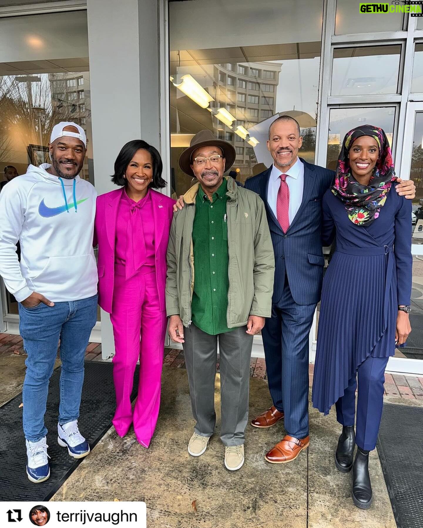Keisha Lance Bottoms Instagram - Strong women make strong women….I am so grateful to join you on this journey. “Write the vision and make it plain…” Habakkuk 2 #livingintheflow ————————————————————————— Repost: terrijvaughn When a girl from The Bay teams up with a girl from The A, MAGICAL things happen!! @keishabottoms I appreciate your heart, your passion, your brilliance, your vision, your kindness and your power. The Divine Creator knew exactly what we would do together and I'm so thankful! Love you Keisha, and love having you as my teammate on this incredible project!! Looking forward to continuing the process with you and our amazing team! GO TIME! #ATownGirl #BAyTownGirl #BlackGirlMagic #MovingMountains #shebelievedshecouldsoshedid Suit @primephocus and selfies @leimaje @derekjhair @hideokibespoke less