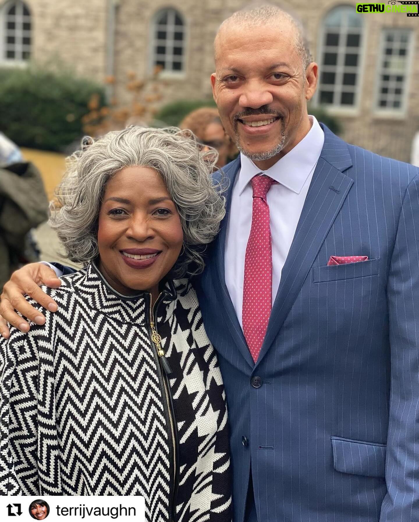 Keisha Lance Bottoms Instagram - Strong women make strong women….I am so grateful to join you on this journey. “Write the vision and make it plain…” Habakkuk 2 #livingintheflow ————————————————————————— Repost: terrijvaughn When a girl from The Bay teams up with a girl from The A, MAGICAL things happen!! @keishabottoms I appreciate your heart, your passion, your brilliance, your vision, your kindness and your power. The Divine Creator knew exactly what we would do together and I'm so thankful! Love you Keisha, and love having you as my teammate on this incredible project!! Looking forward to continuing the process with you and our amazing team! GO TIME! #ATownGirl #BAyTownGirl #BlackGirlMagic #MovingMountains #shebelievedshecouldsoshedid Suit @primephocus and selfies @leimaje @derekjhair @hideokibespoke less