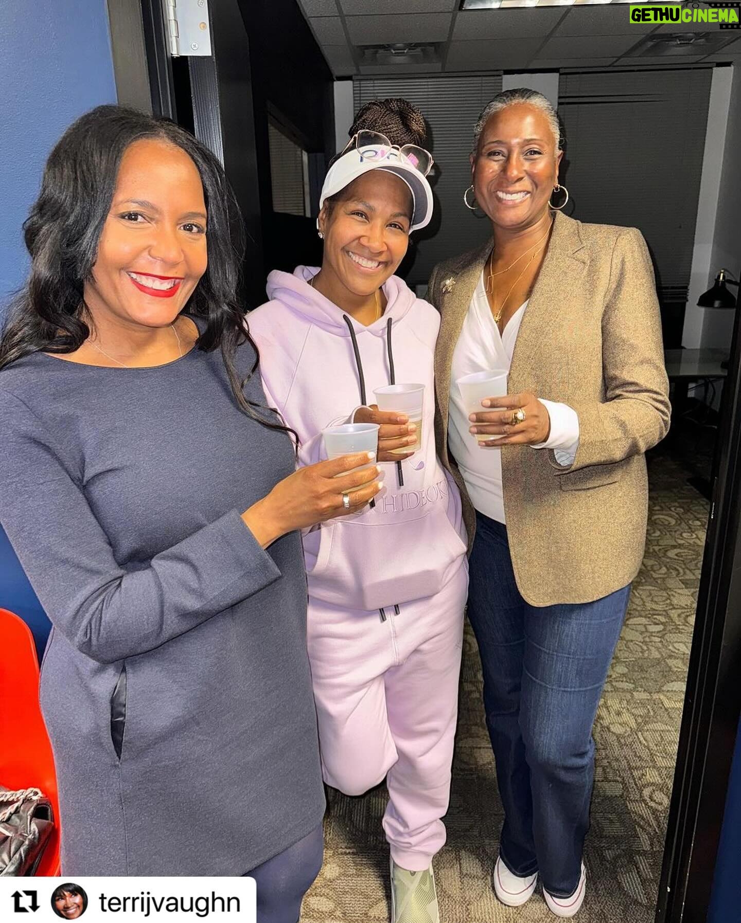 Keisha Lance Bottoms Instagram - Strong women make strong women….I am so grateful to join you on this journey. “Write the vision and make it plain…” Habakkuk 2 #livingintheflow ————————————————————————— Repost: terrijvaughn When a girl from The Bay teams up with a girl from The A, MAGICAL things happen!! @keishabottoms I appreciate your heart, your passion, your brilliance, your vision, your kindness and your power. The Divine Creator knew exactly what we would do together and I'm so thankful! Love you Keisha, and love having you as my teammate on this incredible project!! Looking forward to continuing the process with you and our amazing team! GO TIME! #ATownGirl #BAyTownGirl #BlackGirlMagic #MovingMountains #shebelievedshecouldsoshedid Suit @primephocus and selfies @leimaje @derekjhair @hideokibespoke less