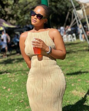 Keke Mphuthi Instagram - The Plan is to smile ….Through it all 

🧡🧡🧡