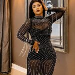 Keke Mphuthi Instagram – Let’s gather here for a moment of silence for my body🕯️🕯️🕯️🕯️….
All I can say is siyabuya bazwalane…. 

🖤🖤🖤🖤

Dressed by : @house_of_deevas
