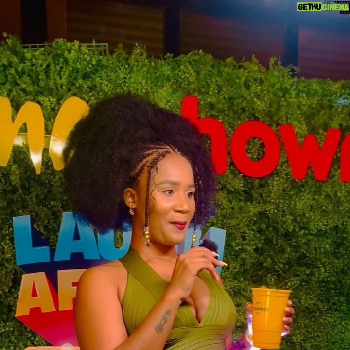Keke Mphuthi Instagram - Spent my pre-birthday at the @savannacider X @showmaxonline Laugh Africa Comedy Festival Launch in Rosebank where our beautiful Queen @minniedlamini said “YES” to being our roastee … Y’all better be nice to my baby girl otherwise I’m coming for you, Siyavanna South Africa 😌😉 #laughafricacomedyfestival #savannalacf #siyavanna Hair done by: @lillyshair_ Styled:Me