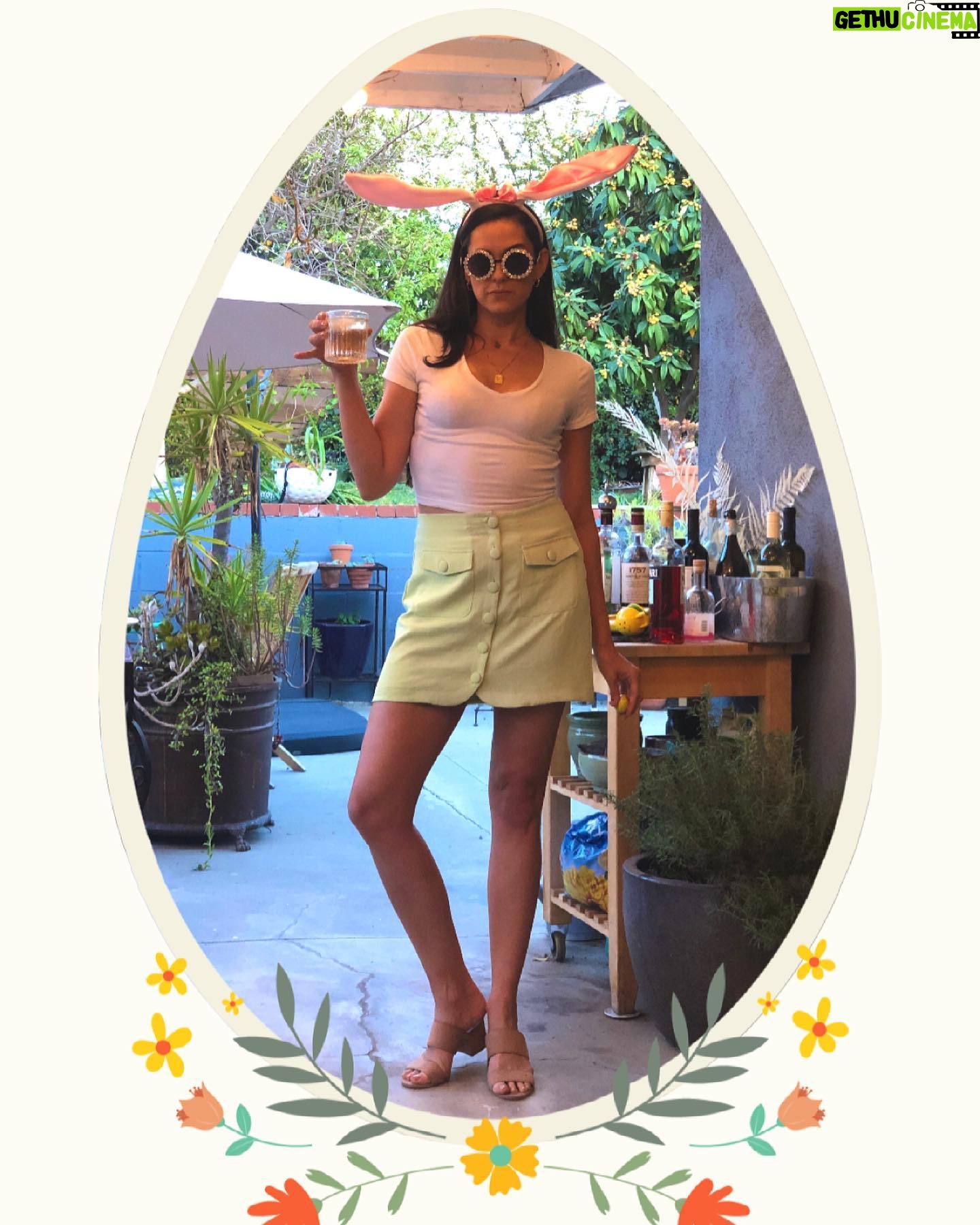 Kelen Coleman - 2.9K Likes - Whoops...Happy Easter & Passover. Clearly I was too busy celebrating in distanced style. Forgive me. 🐰 🐣 ✡️ 🤣🤦🏻♀️😝❤️