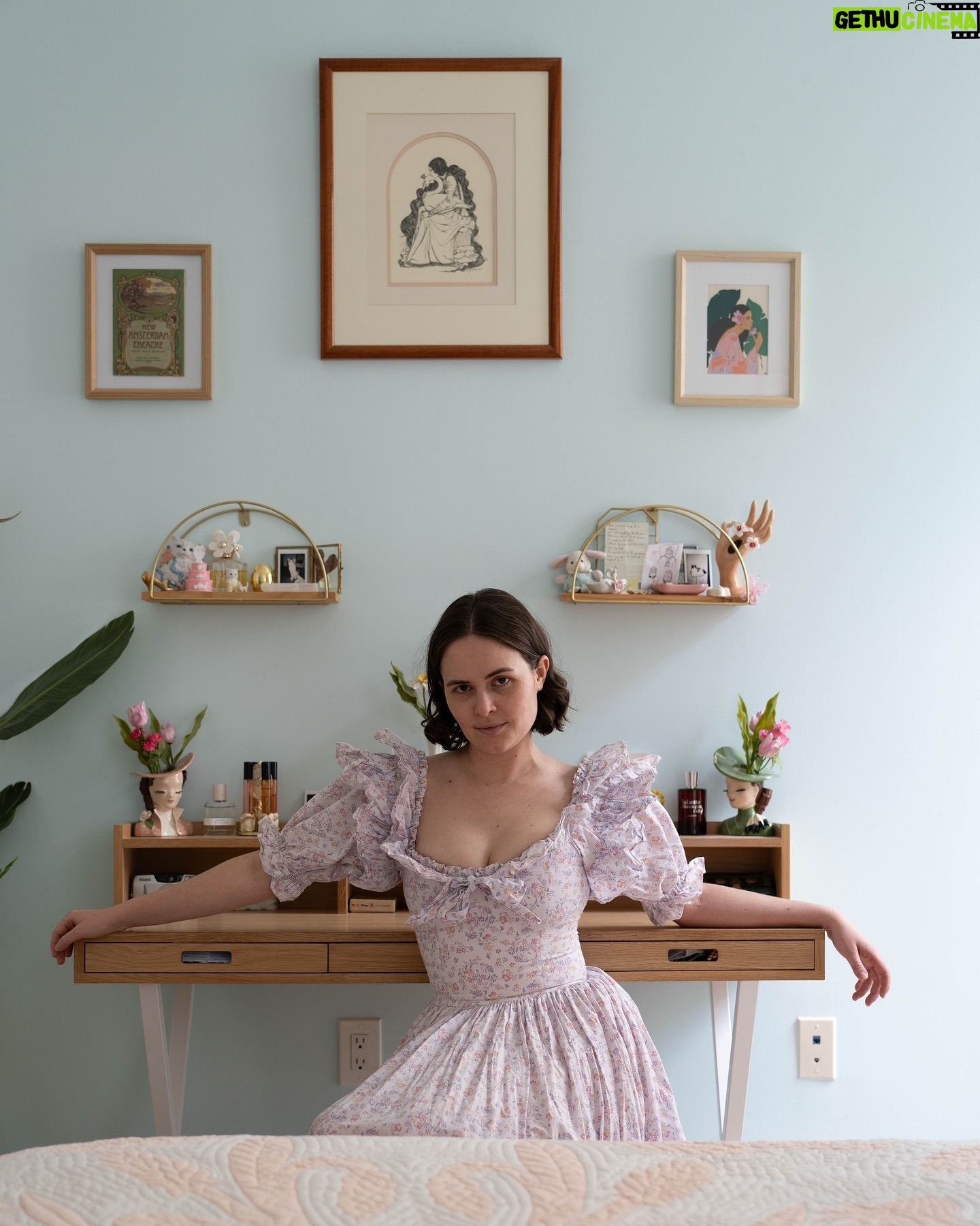 Kelley Heyer - 3 Likes - Playing dress up pt 1!
💫
@gem.search came by my apartment and we talked about my collection of vintage Laura Ashley dresses.
💫
If you don’t know Gem is an app where you can search for vintage/secondhand clothing and it will compile results from pretty much all online shopping platforms.