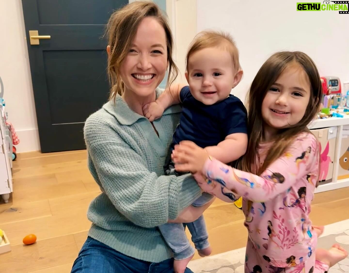 Kelley Jakle Instagram - While getting older may have its drawbacks, it also means that I get to watch @shaylajordan’s family grow with each passing year. 🥹 What a gift it is to get to know and love your sweet, sweet little ones. …it also means never taking pictures together anymore, so here is one I spliced together (sorry @bensgordon) 😂