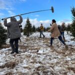 Kelley Jakle Instagram - So excited to be heading back to Gettysburg this month for the premiere of “A Gettysburg Christmas!” I had the best time getting to work with my dear friend @i_am_seanfaris, the rest of the cast @therealleemajors @boxleitnerbruce @katevernonofficial @tomveratv @sarahlitton and our fearless leader Bo Brinkman. See y’all at The Majestic Theatre @gburgmajestic Nov. 27th! @agettysburgchristmas 📷: @amiliakspicer