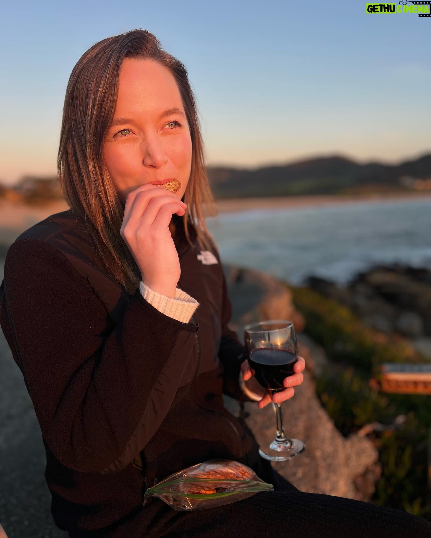 Kelley Jakle Instagram - Sunset, snacks, and the sea. 🙃 📸: @markhapka