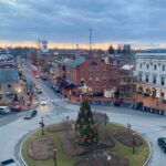 Kelley Jakle Instagram - I’d never had the experience of a hotel feeling like home until we stayed for a month at @gettysburghotel earlier this year. We’d wake up to a view of a Christmas-filled square, groggily walk down to @gettysburghotelstarbucks where everyone smiled despite the time and somehow knew our orders, passing fireplaces and Christmas trees in charming nooks and crannies along the way. At night, we’d get to see Terry and the other amazing bartenders at @onelincolngettysburg for a nightcap and unwind from the day. Getting to go back this week filled my heart - it was so hard to leave! If you’re ever in Gettysburg, stay here. It was established in 1797, and it feels like being a part of both a rich history and a loving family. ❤️ 📸: @markhapka